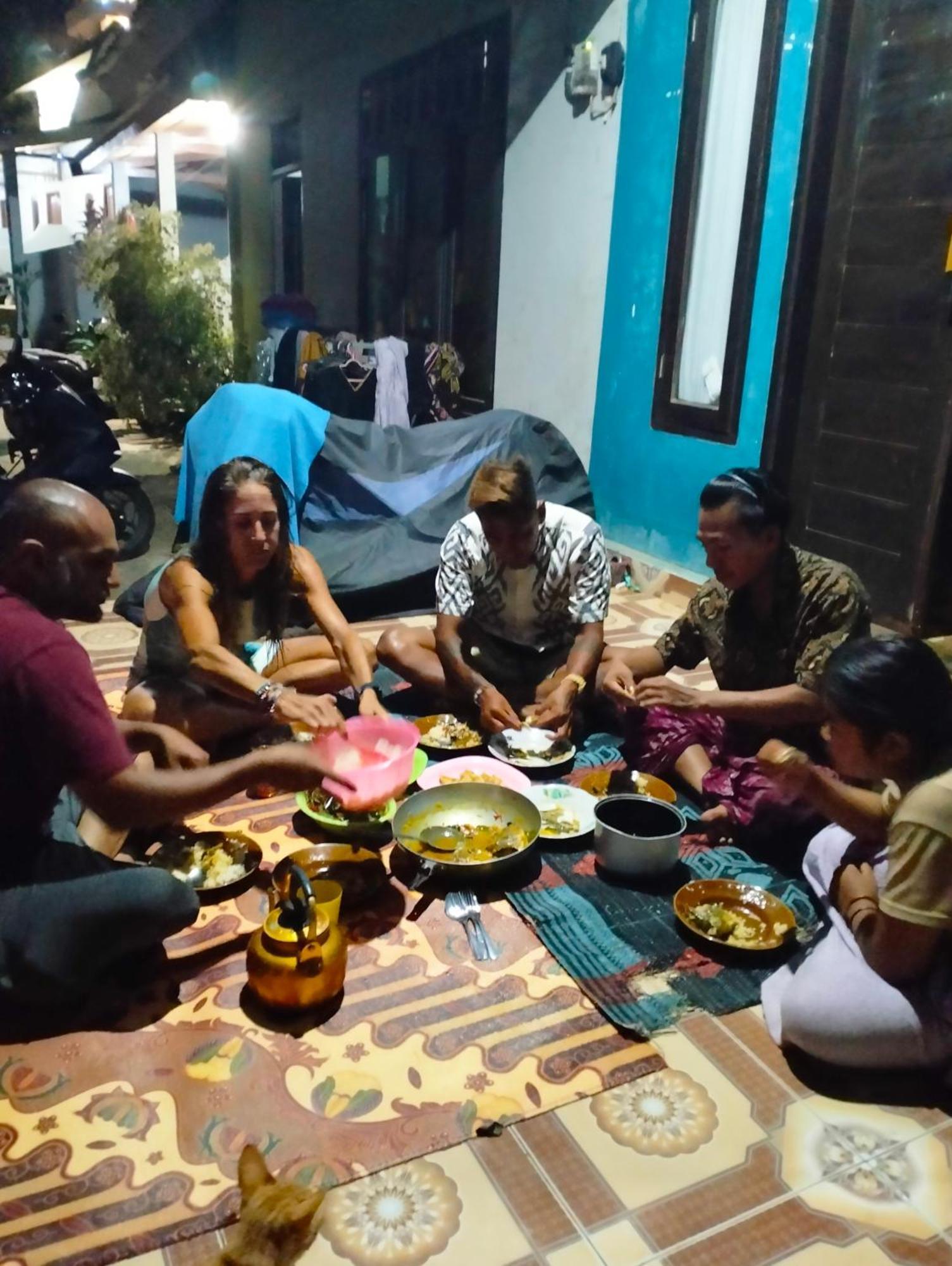 T&T Homestay Kuta  Zewnętrze zdjęcie